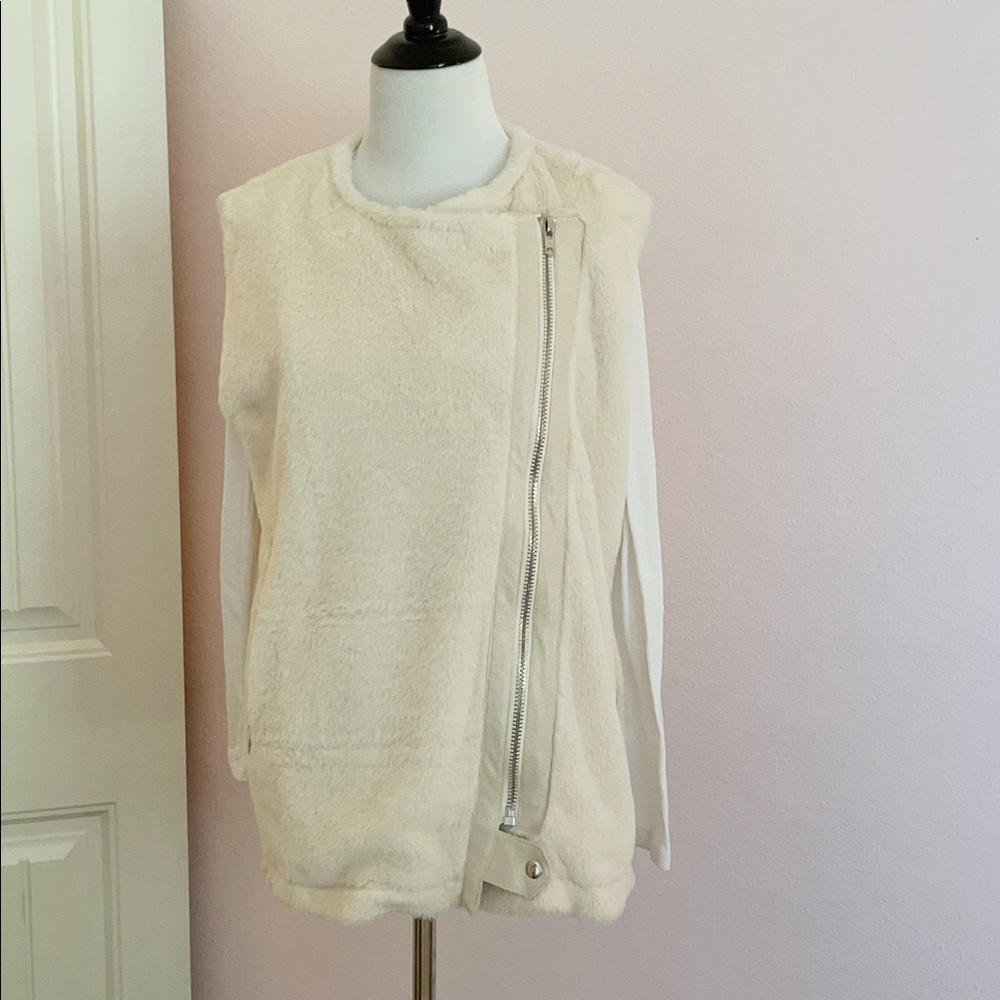Hyfve Faux Fur Vest-S-